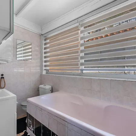 Apartment Le Corsaire - Pour 4 *